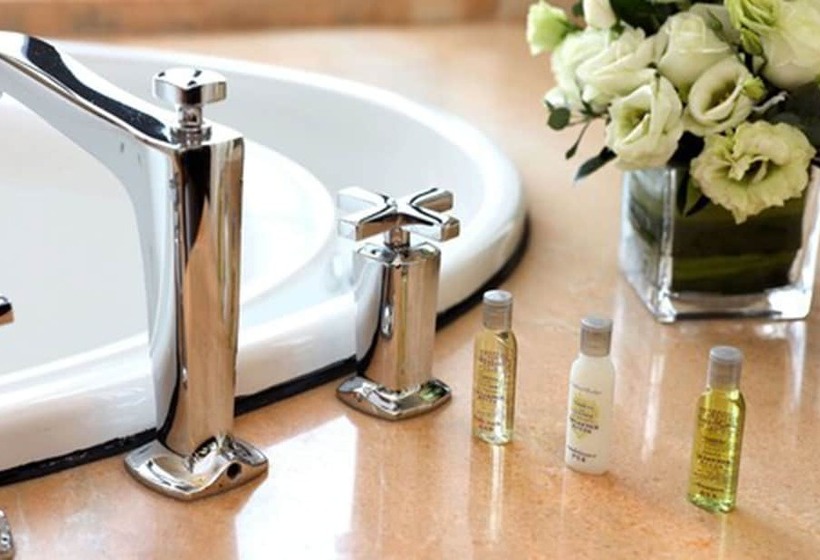 Номер Deluxe, Hilton Zhongshan Downtown