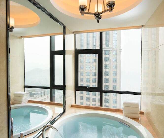 Номер Executive, Hilton Zhongshan Downtown