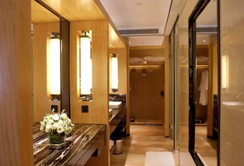 Номер Executive, Hilton Zhongshan Downtown