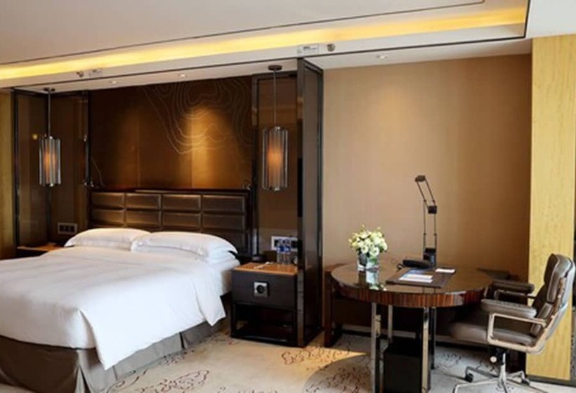 Номер Executive, Hilton Zhongshan Downtown