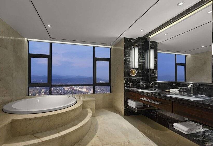 Президентский Люкс, Hilton Zhongshan Downtown