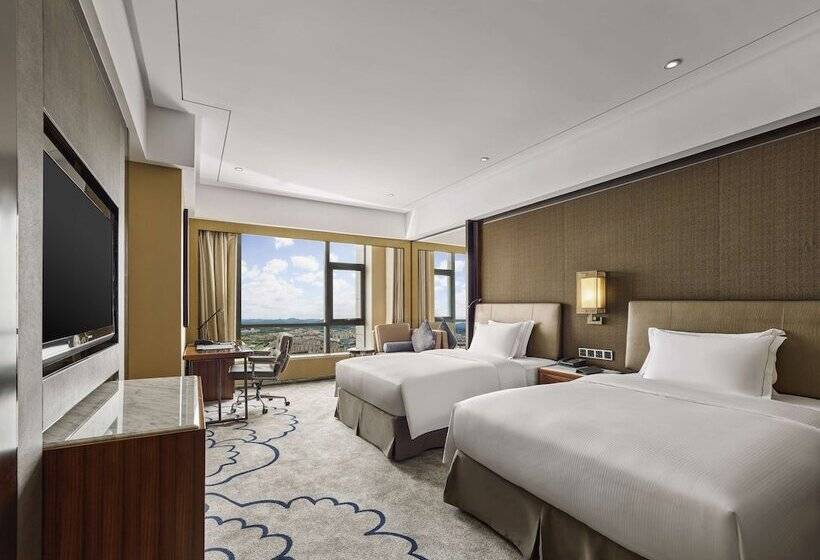Номер Deluxe, Hilton Zhongshan Downtown