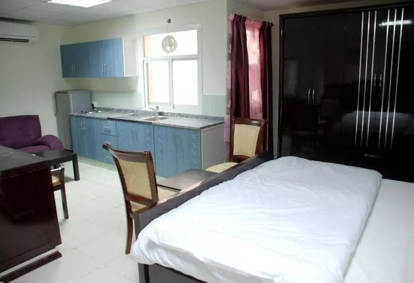 استودیوی لوکس, Paradise Inn