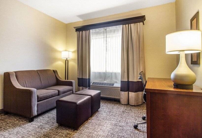 جناح, Quality Suites