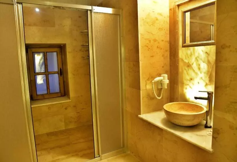 Economy Quadruple Room, Urgup Inn Cave