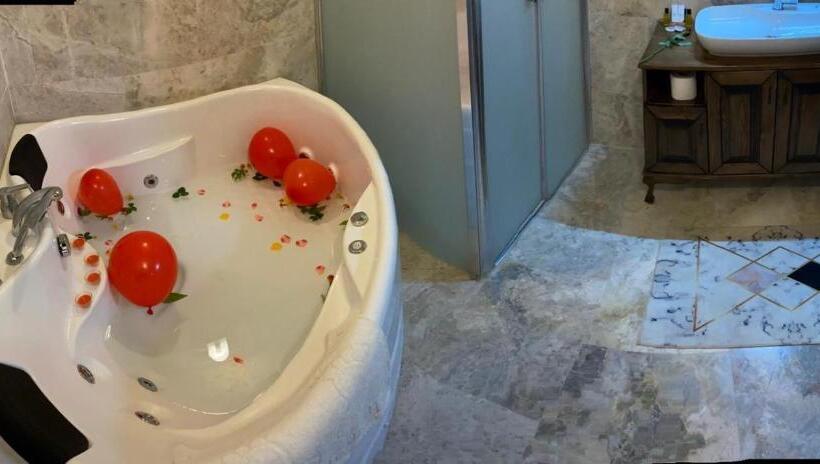 اتاق لوکس, Urgup Inn Cave