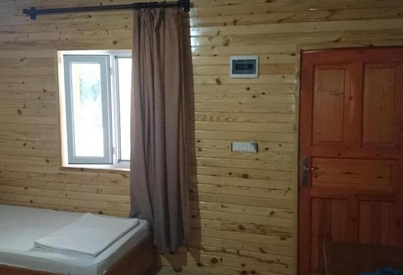 חדר סטנדרט לשלושה עם מרפסת, Ugur Pansiyon Bungalows