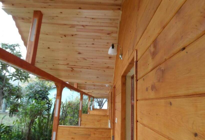 Трехместный Номер Стандарт с Балконом, Ugur Pansiyon Bungalows