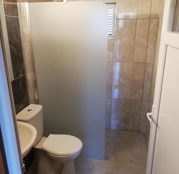 חדר סטנדרט לשלושה עם מרפסת, Ugur Pansiyon Bungalows