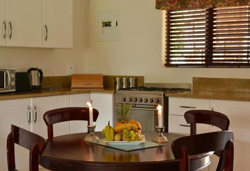 ２ベッドルームハウス, Walkersons Hotel & Spa