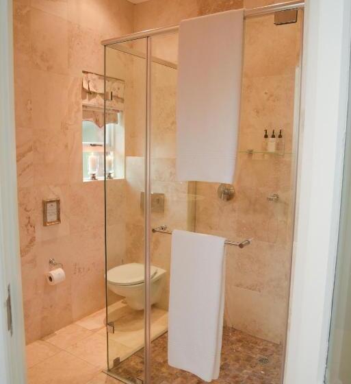 سوییت, Walkersons Hotel & Spa