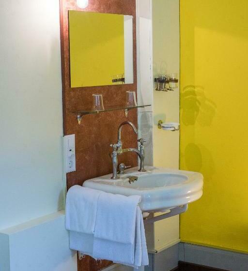 스탠다드 4인용 룸 공용 욕실, Budget Waldhotel Unspunnen