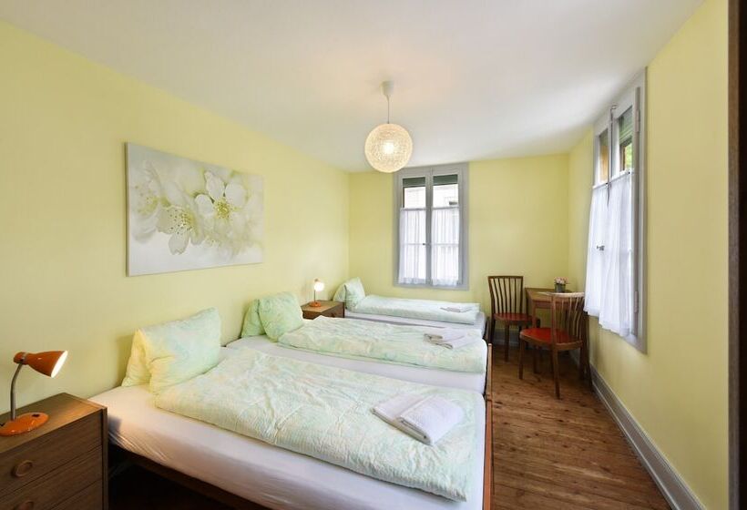 اتاق استاندارد سه تخته با سرویس بهداشتی مشترک, Budget Waldhotel Unspunnen