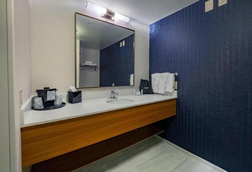 מיטת קינג בסוויטה, Fairfield Inn By Marriott Hazleton