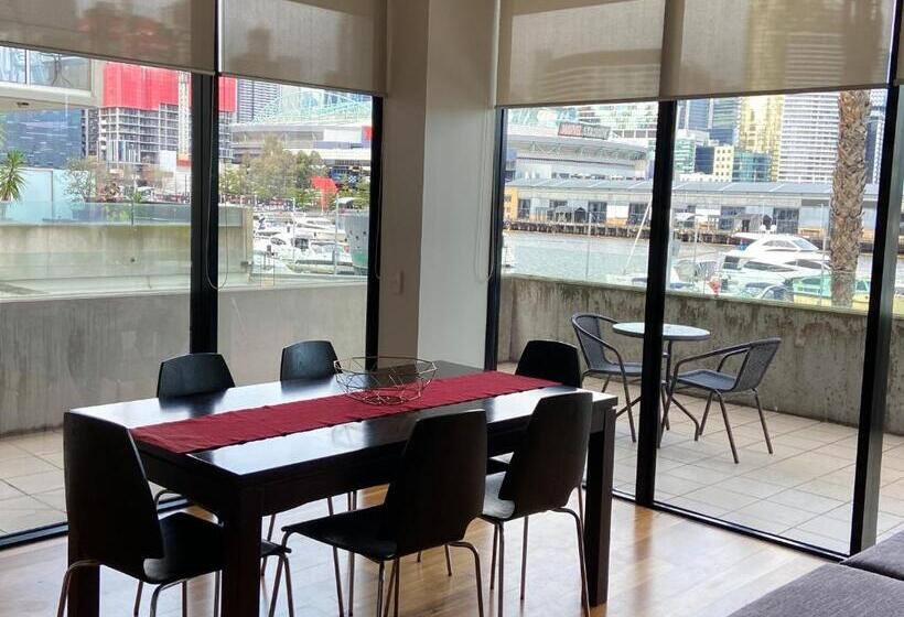 Апартаменты Deluxe 3 Спальни, Akom At Docklands