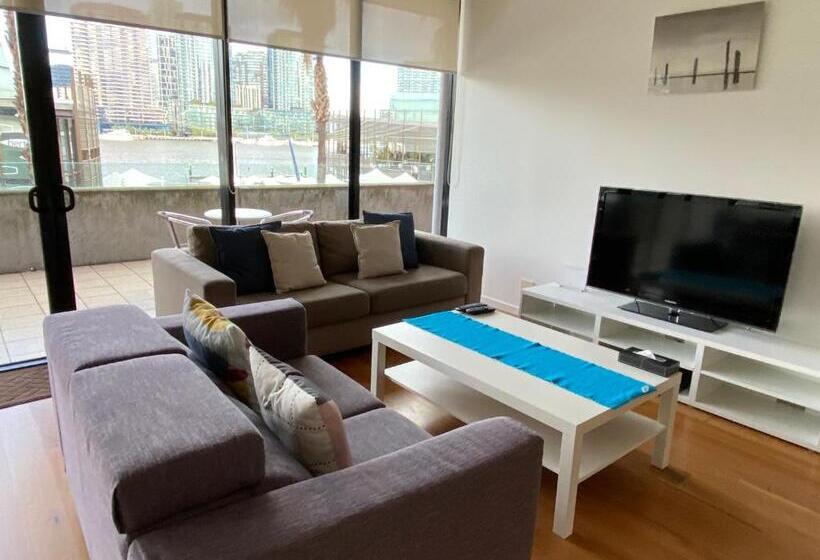 Апартаменты Deluxe 3 Спальни, Akom At Docklands