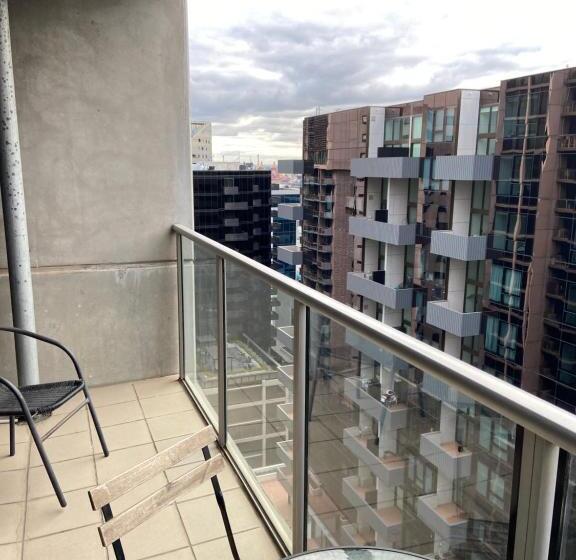 Апартаменты Executive 1 Спальня, Akom At Docklands