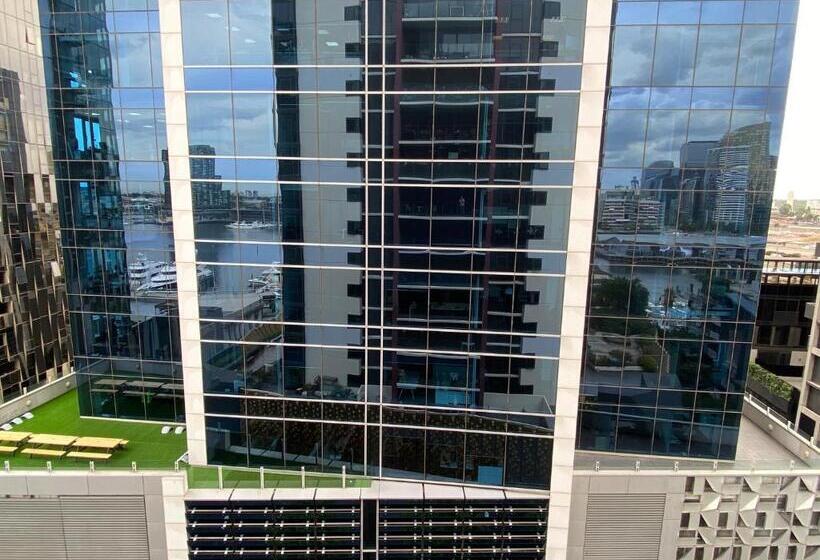 Апартаменты Executive 1 Спальня, Akom At Docklands