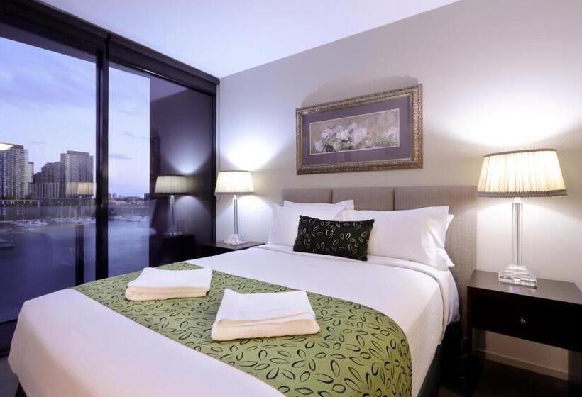 Апартаменты Deluxe 3 Спальни, Akom At Docklands