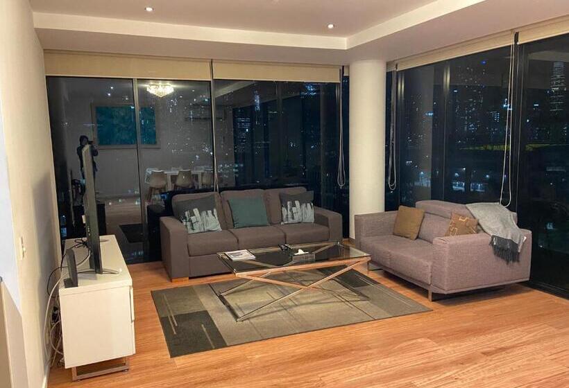 Апартаменты Deluxe 3 Спальни, Akom At Docklands