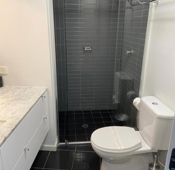 2 Bedroom Apartment with Views, Akom At Docklands