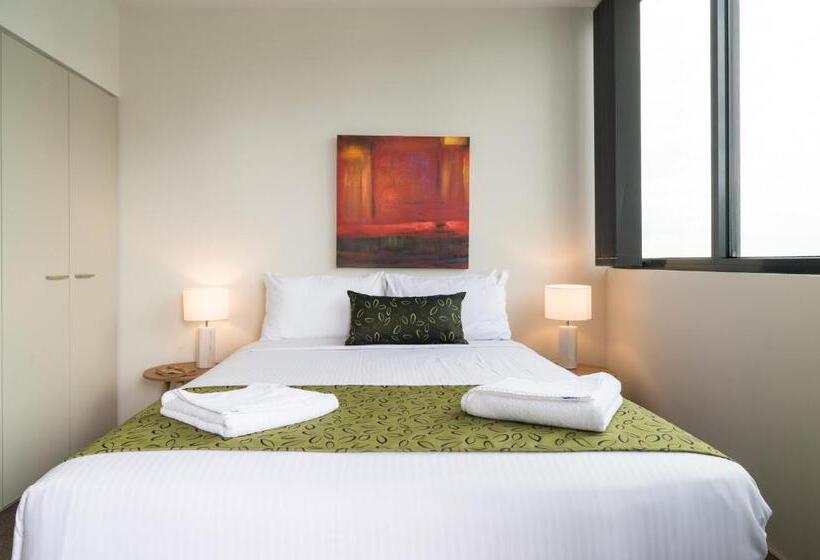 2 Bedroom Apartment with Views, Akom At Docklands