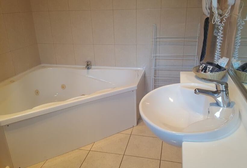 이그제큐티브 스위트, At The Rocks Motor Lodge