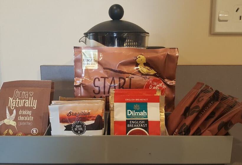 이그제큐티브 스위트, At The Rocks Motor Lodge