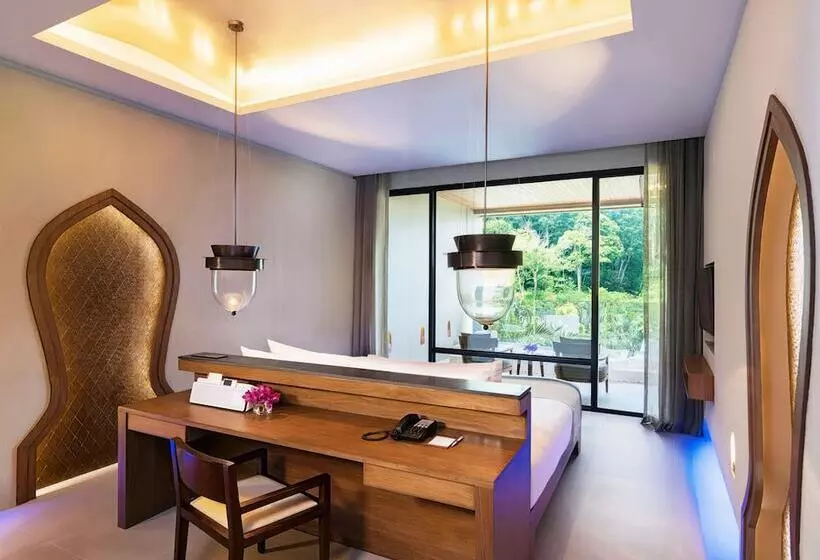 キングサイズベッドのデラックススイート, Avista Hideaway Phuket Patong   Mgallery