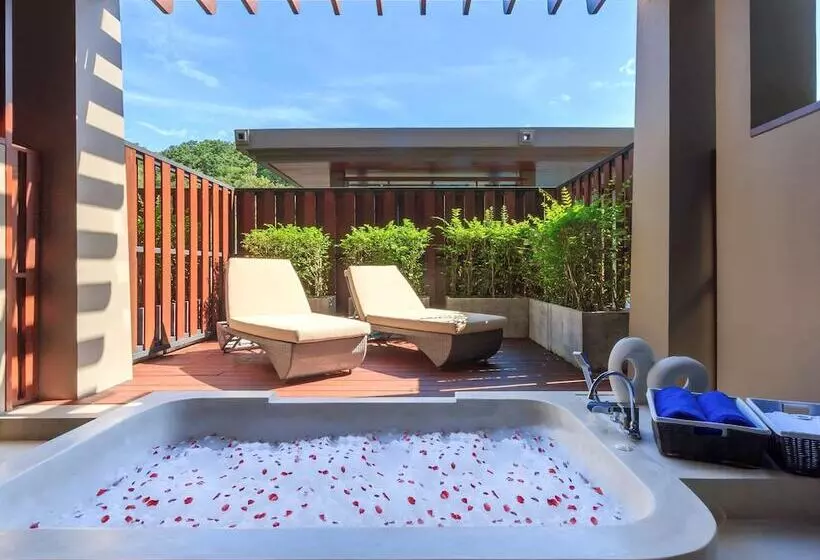 キングサイズベッドのデラックススイート, Avista Hideaway Phuket Patong   Mgallery