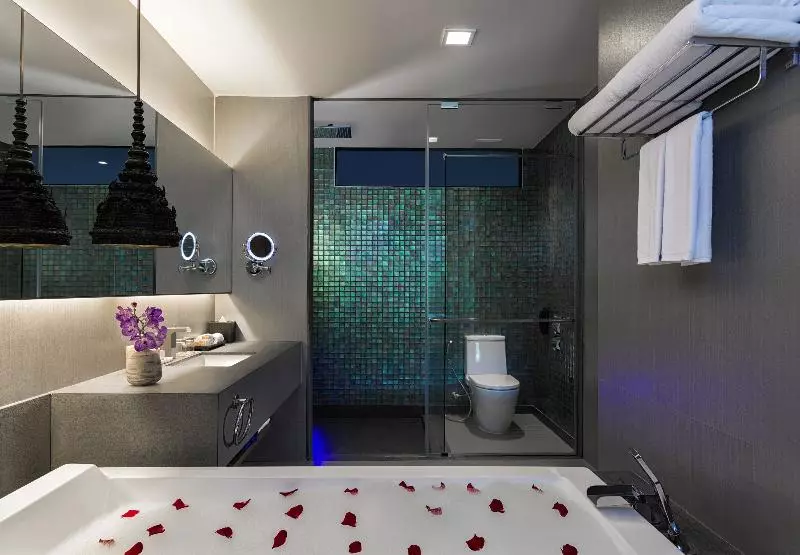 キングサイズベッドのデラックスルーム, Avista Hideaway Phuket Patong   Mgallery