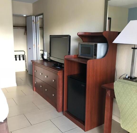 غرفة قياسية سرير كينج, Baymont By Wyndham Gainesville I75