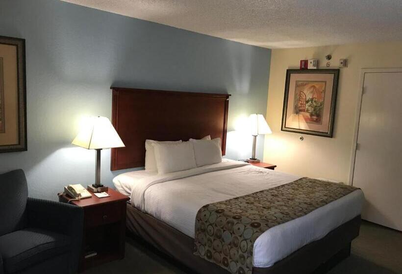 غرفة قياسية سرير كينج لذوى الإحتياجات الخاصة, Baymont By Wyndham Gainesville I75