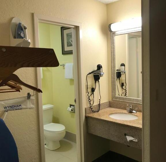 غرفة بيزنس, Baymont By Wyndham Gainesville I75