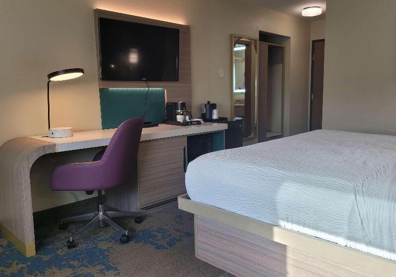 غرفة قياسية سرير كينج, Best Western Plus Altoona Inn