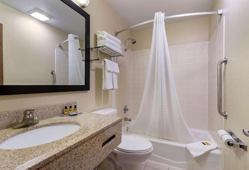 غرفة قياسية سرير كينج, Best Western Plus Altoona Inn