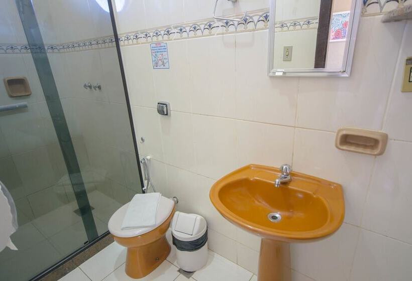 חדר משפחתי, Buzios Centro