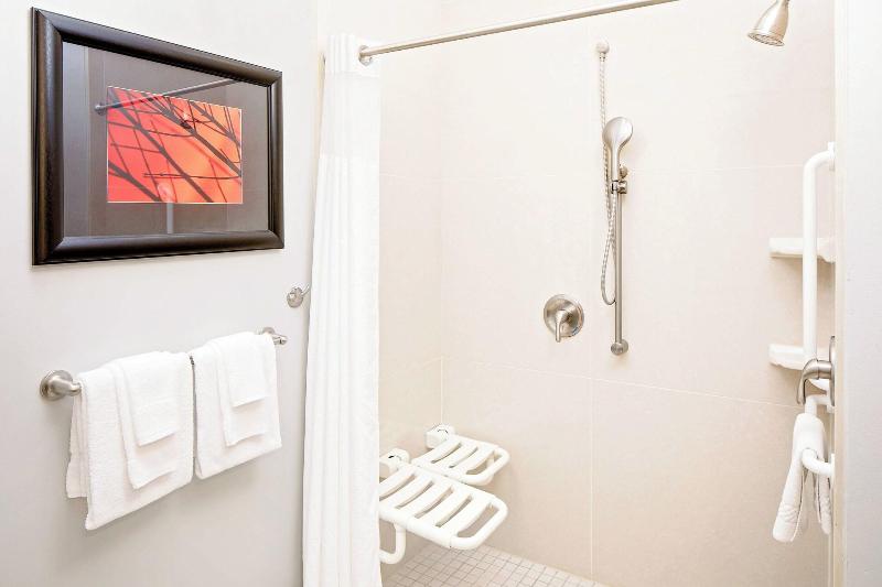 غرفة قياسية سرير كينج, Courtyard By Marriott Houma