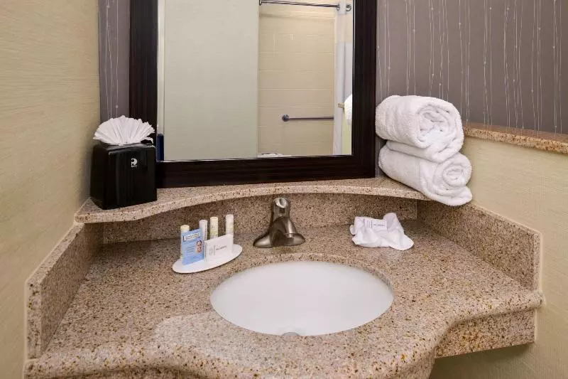 キングサイズベッドのスタンダードルーム, Courtyard By Marriott Victorville Hesperia