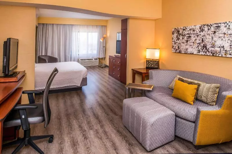 キングサイズベッドのスタンダードルーム, Courtyard By Marriott Victorville Hesperia