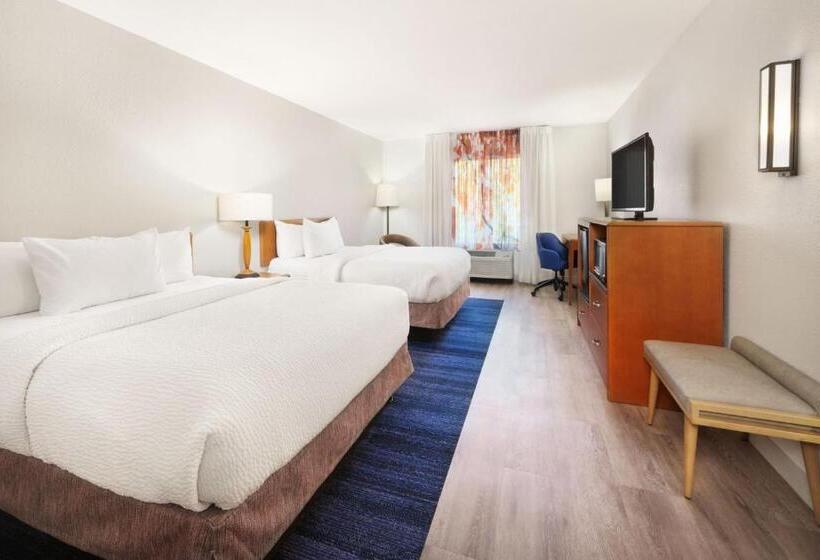 Номер Стандарт, Fairfield Inn & Suites By Marriott Hinesville Fort Stewart