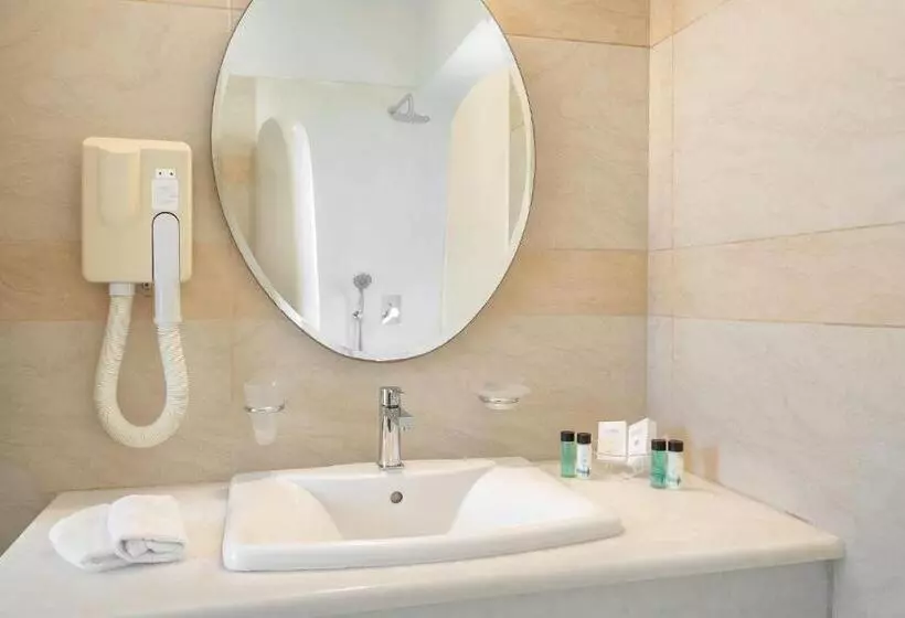 اتاق پنت هاوس, Finikas
