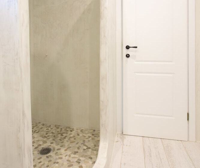 Номер Executive, Finikas