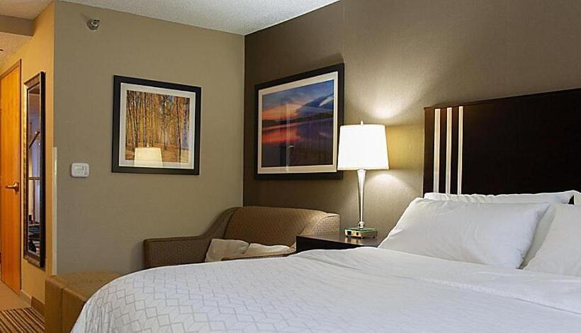 جناح لذوى الاحتياجات الخاصة, Holiday Inn Express & Suites Hayward, An Ihg