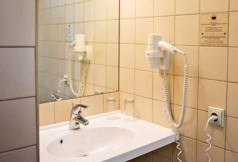 اتاق استاندارد, Memel