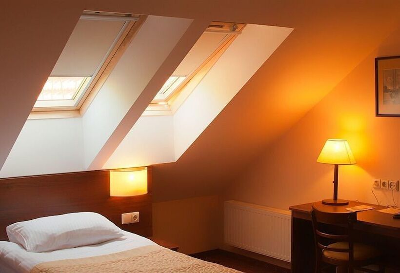 اتاق استاندارد, Memel