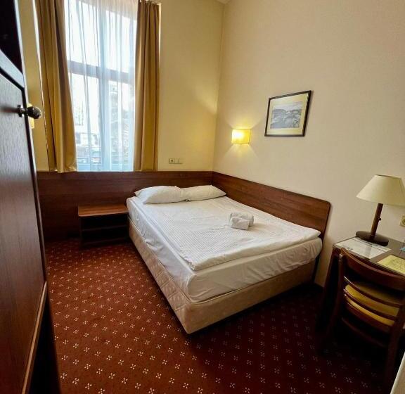 اتاق استاندارد یک نفره, Memel