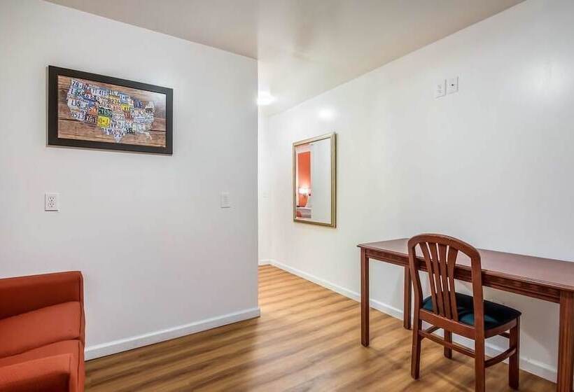 סוויטה, Northway Inn Queensbury   Lake George