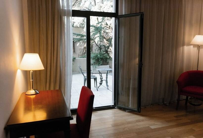 エクゼクティブルーム, Plaza Central Canning