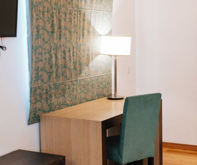 エクゼクティブルーム, Plaza Central Canning